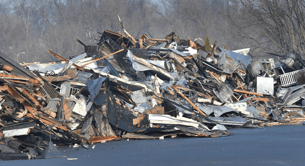 Image: fire destroys restaurant and inn,
